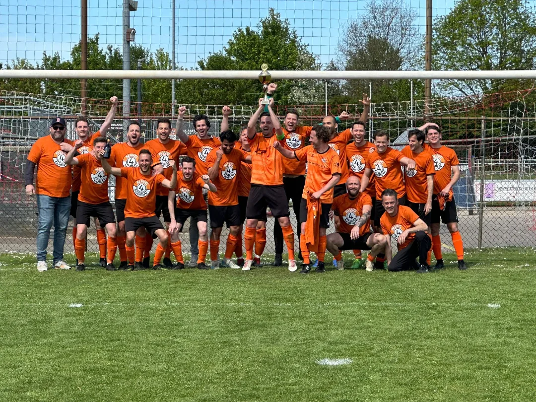 NWC 4 kampioen!