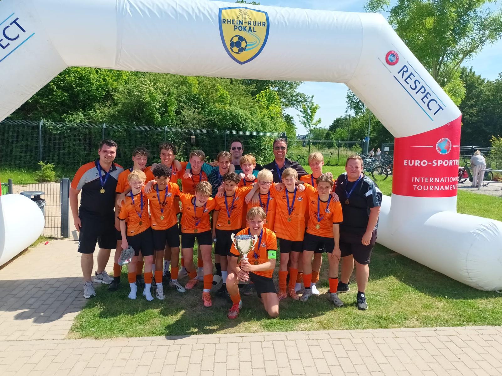 Internationaal toernooi NWC JO15-1 in Düsseldorf