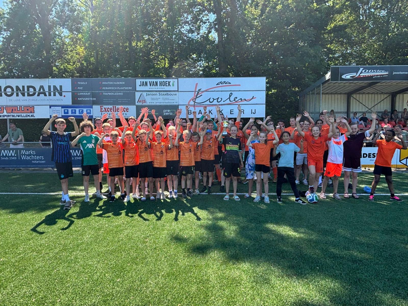 Kampioenen jeugd en G-afdeling gehuldigd